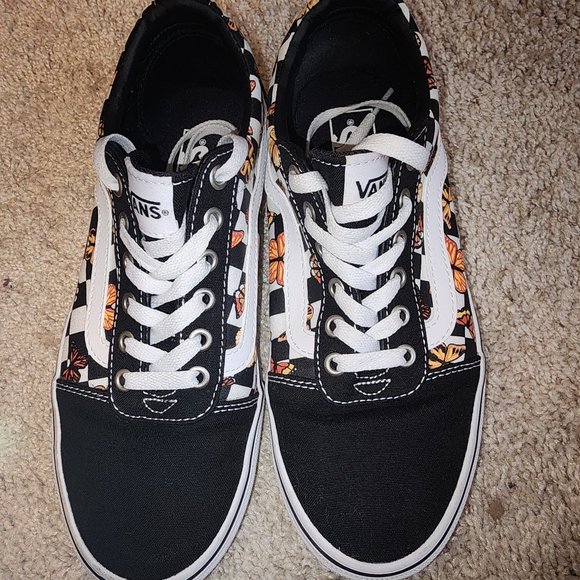 Vans Ward Low Top Shoes - Picture 1 of 5